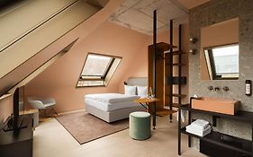 MIANO Hotel&Bar